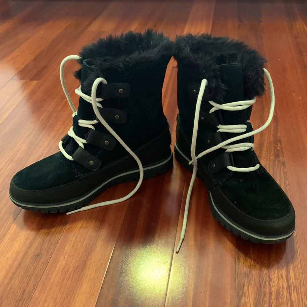 Sorel winter shoes. Used couple times, US 6, great condition